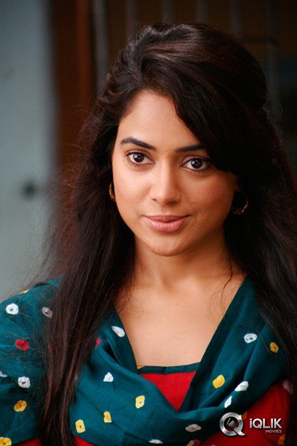 Sameera-Reddy